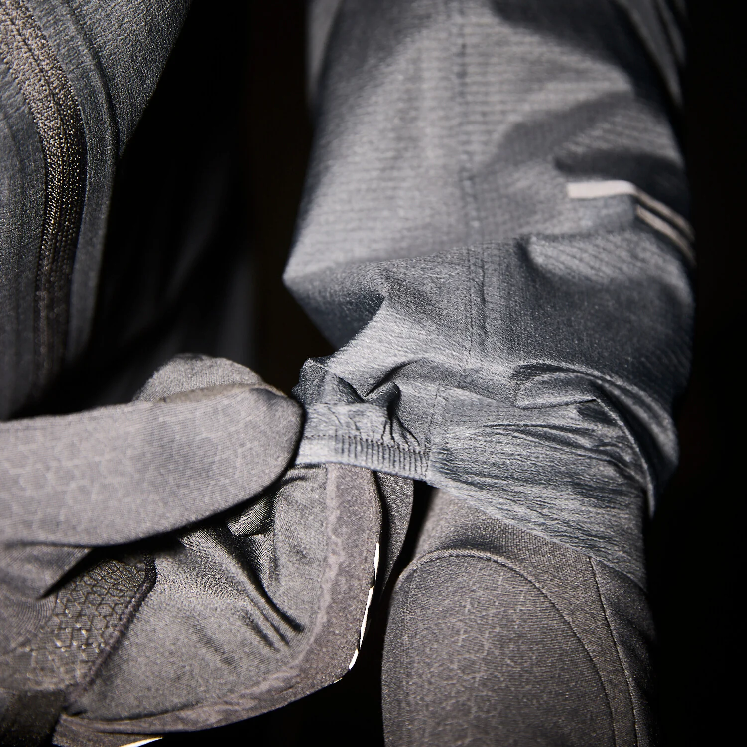 Flow 2.5L Waterproof Jacket - Image 7